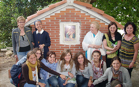 Die Missionen 2008 in Asturien, Spanien, endeten mit “einem Wunder”: ein MTA-Bildstock in Viesques