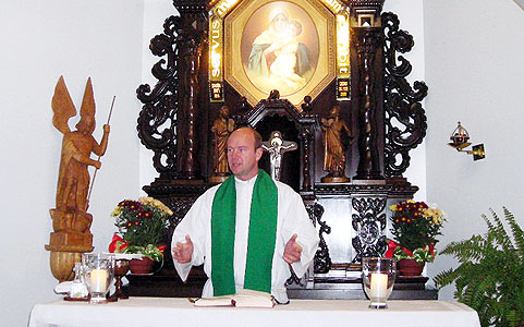 Heilige Messe mit P. Lorenzo im Heiligtum von Ciudad del Este