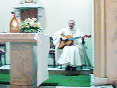 San Felipe: Der Bischof singt f ür Maria