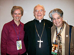 Kardinal Poupard mit Sr. M. Danielle Peters (links) und Sr. M. Elena Lugo