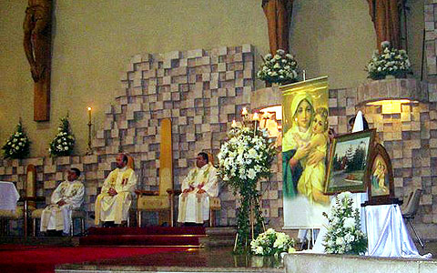 15. September: in der Kathedrale von Temuco wird wie in denen ganz Chiles der 40. Todestag von Pater Kentenich gefeiert