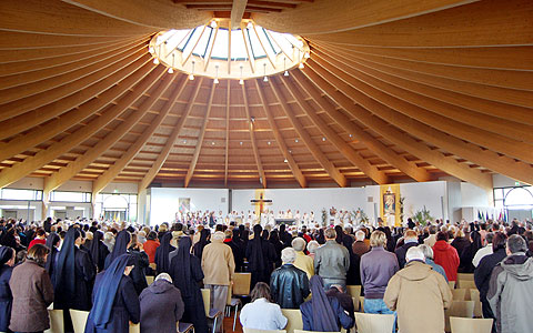 18. Oktober: Festgottesdienst in der Pilgerkirche, Schönstatt