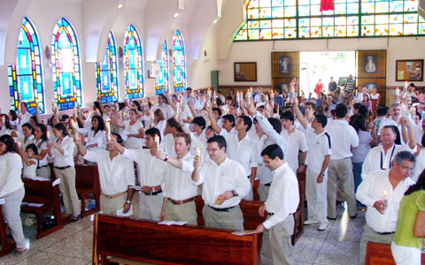 Ein Gnadentag in San José, Costa Rica: 113 Personen schließen das Liebesbündnis 