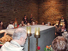 Die russischen Pilger am Grab Pater Kentenichs