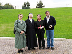 In Belmonte: Luis und Pilar Jensen mit Schw. M. Jacoba und der scheidenden Oberin der Marienschwestern in Rom, Sr. M.Asunción