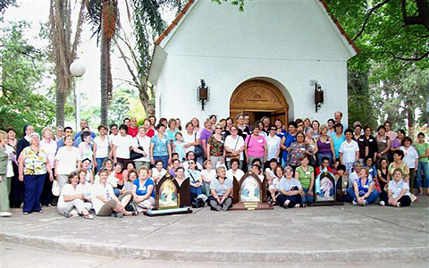 Erneuerung der missionarischen Verpflichtung beim Heiligtum von La Loma, Paraná