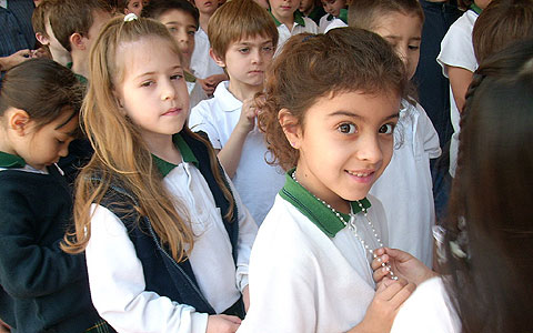 Kinder aus verschiedenen Ländern vereinten die Welt... im Gebet, am 18. Oktober (Foto: Kinder aus der Diözese Rafaela, Argentinien)