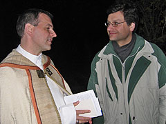 Zwei amtierende Standesleiter im Gespräch... Pater Lothar und Peter Göttke