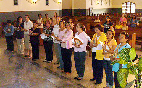 Valencia, Venezuela: Missionarische Weihe und Überreichung von Bildern der Pilgernden Gottesmutter an 12 neue Missionare