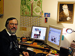Heinrich Brehm, Webmaster, in seinem Büro