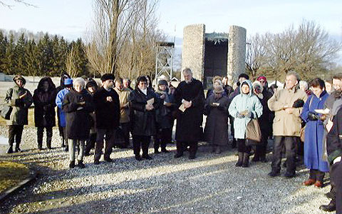 Dachau-Wallfahrt der Münchner Schönstattfamilie