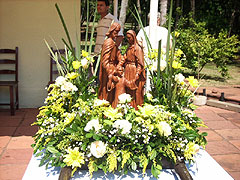 Die Statue der Heiligen Familie in Tuparenda
