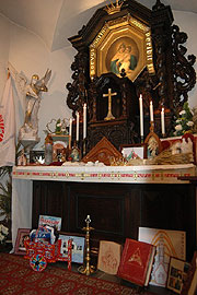 Symbole auf dem Altar des Urheiligtums