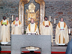 Heilige Messe in der Anbetungskirche