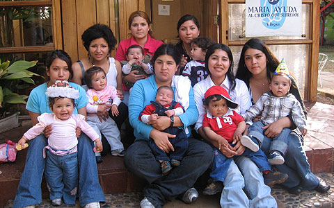 Wenn Kinder Kinder bekommen: diese jungen Mütter werden von Maria Ayuda in Viña del Mar aufgefangen