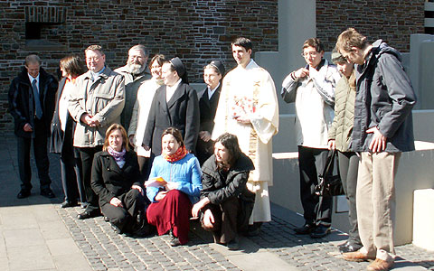 Die Landsleute von Diakon Daniel beim Gruppenfoto