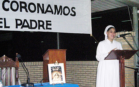 Ciudad del Este: Schw. M. Katia spricht über die Krönung