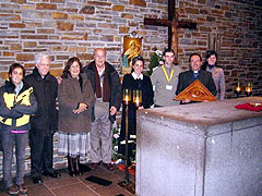 Delegierte und Helfer aus Argentinien am Grab von Pater Kentenich
