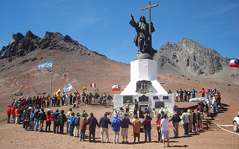 Wallfahrt zum Cristo Redentor auf 3800 m Höhe in den Anden, am vergangenen 15. März: Vaterunser