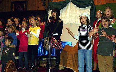 Im Schönstattzentrum beim Canisiushof führte der Kinderchor „Flotte Tönchen“ das Musical: „Schön, dass du da bist“ auf