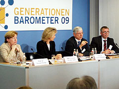 Renate Köcher, Ursula von der Layen, Hubertus Brantzen, Michael Behrent (von links) 