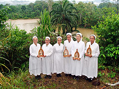 Missionarische Marienschwestern im Urwald