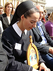 Schw. Maria Montserrat mit der Pilgernden Gottesmutter