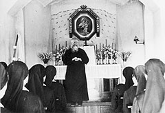 P. Kentenich im Heiligtum von Bellavista, 1949