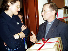 Pater Argemiro Ferracioli mit der Römischen Postulatorin, Dr. Silvia Correale