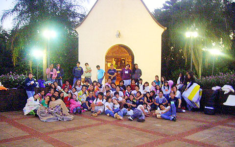 Vigilnacht der Schönstattjugend im Heiligtum von Ciudad del Este