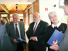 Im Gespräch: Dr. Alfred Löhnig, Dieter Klöckner, Schw. M. Hedithe, P. Alexander Diensberg SAC
