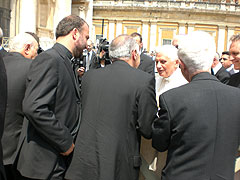 P. Cruz Viale, P. Ludovico Tedeschi, P. Angel Strada (von links)