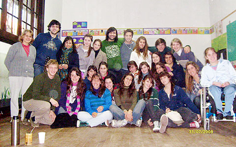 Die in Lobería gebildte Jugendgruppe zusammen mit den Referenten