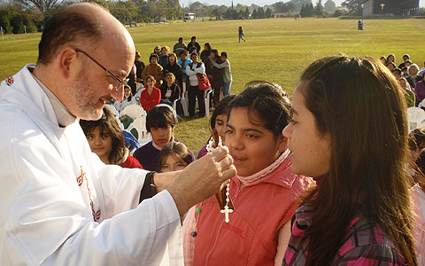 15. Juni: Weihe von kleinen Missionaren in Tucumán
