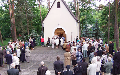 Abschluss des Maimonats am Heiligtum in Swider, Polen
