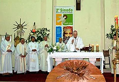 Bischof Alejandro Goic bei der Heiligen Messe in der Guthirten-Kirche beim Heiligtum 