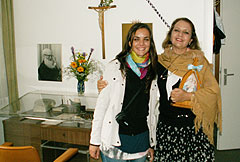 Gisela und Inés Petiti in Pater Kentenichs Wohnung