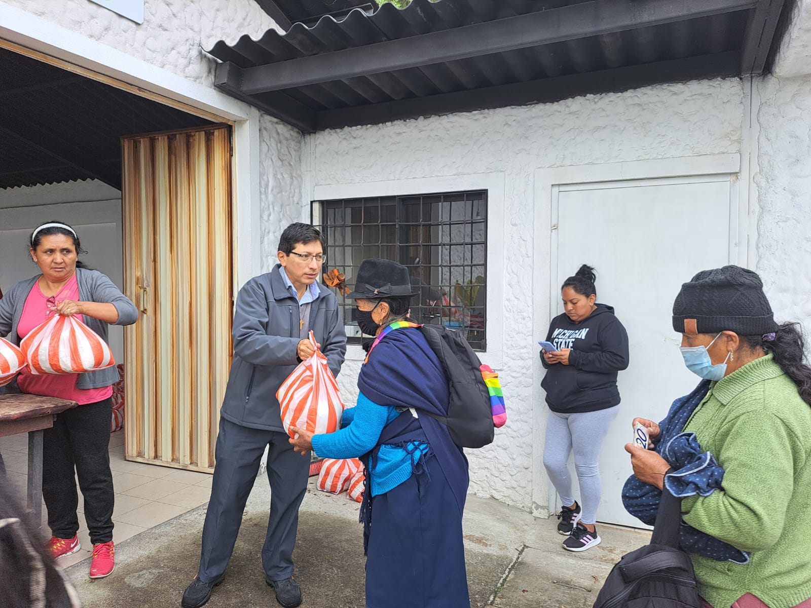 Es la obra social del Santuario de Schoenstatt de Quito – así dice el titulo del video que el P. Rafael Amaya difunde entre bienhechores y aliados de este proyecto.