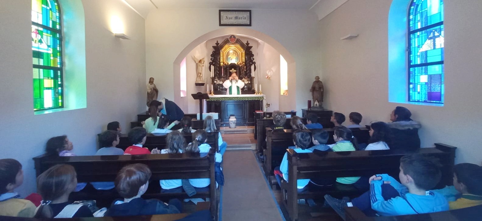 Misa en el Santuario de Los Olmos, Pilar