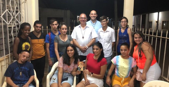 Visita del P. José Luis Correa a Cuba